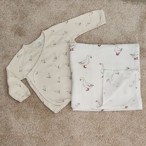 Nature Baby Goose Print Baby Top And Muslin Wrap